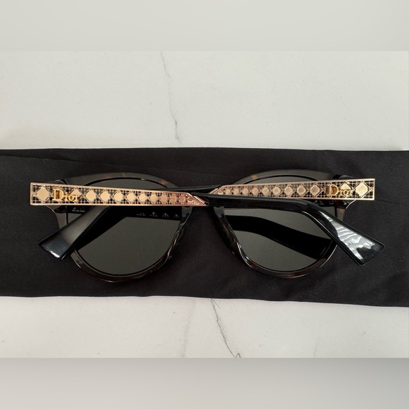 Christian Dior Sunglasses - Picture 4 of 10